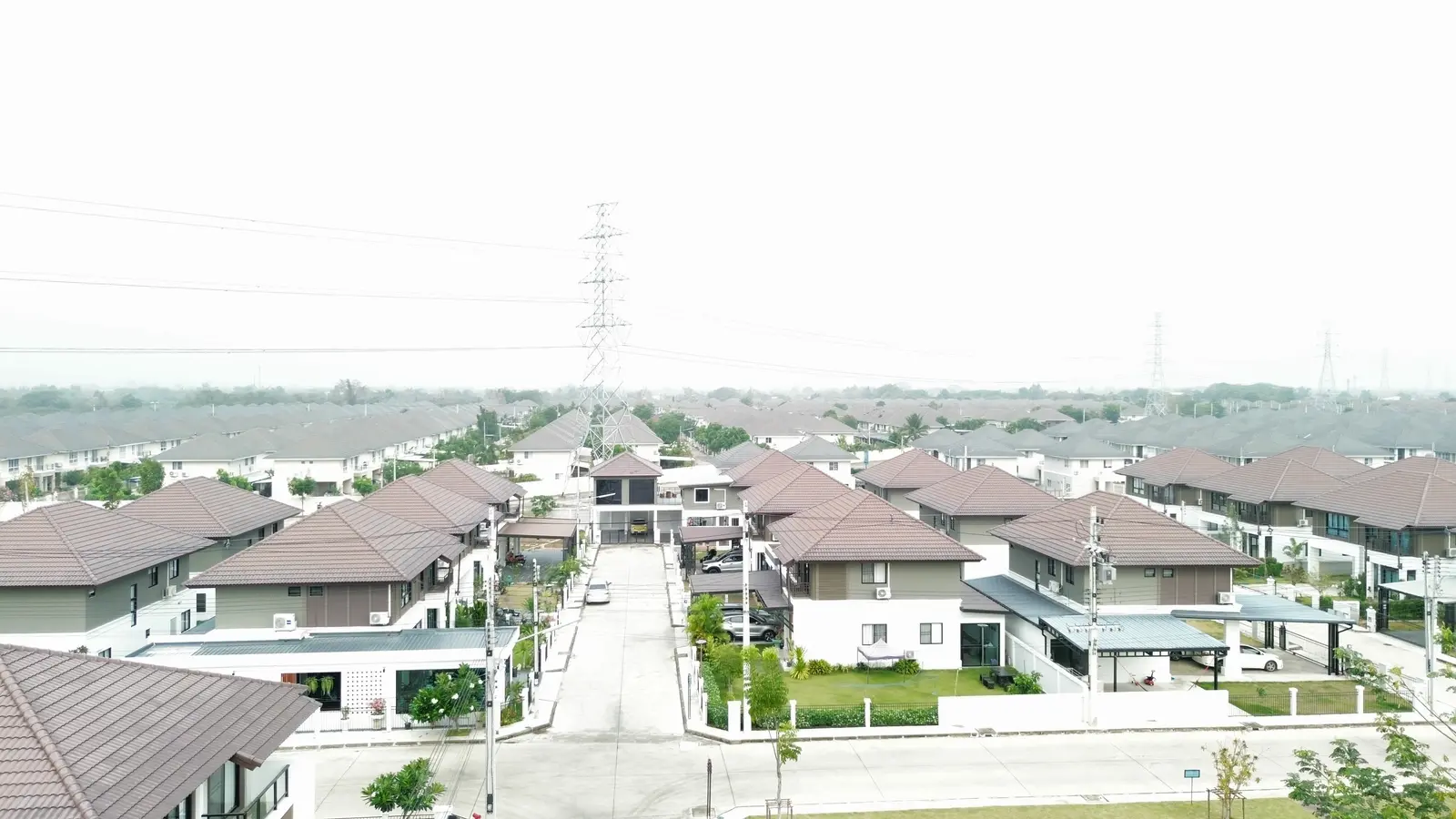 Drone photo showing the home surroundings